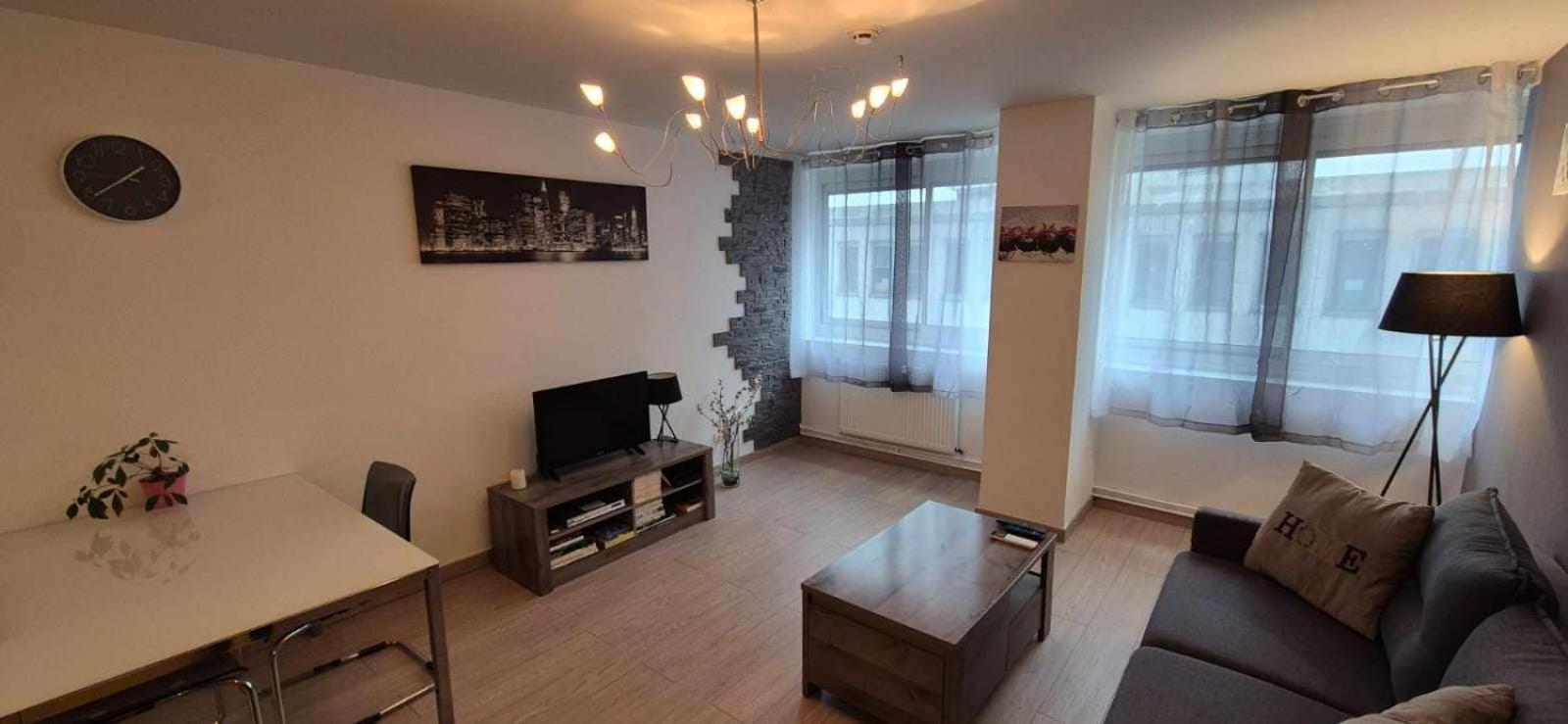 Nouveau !! Appartement Confortable Totalement Renove Avec Parking Gratuit - Hypercentre De Нанси Екстериор снимка